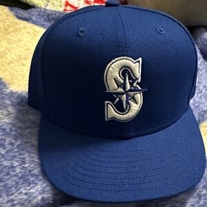 Blue Baseball Cap with Logo Seattle Mariners fitted hat size 7 1/8